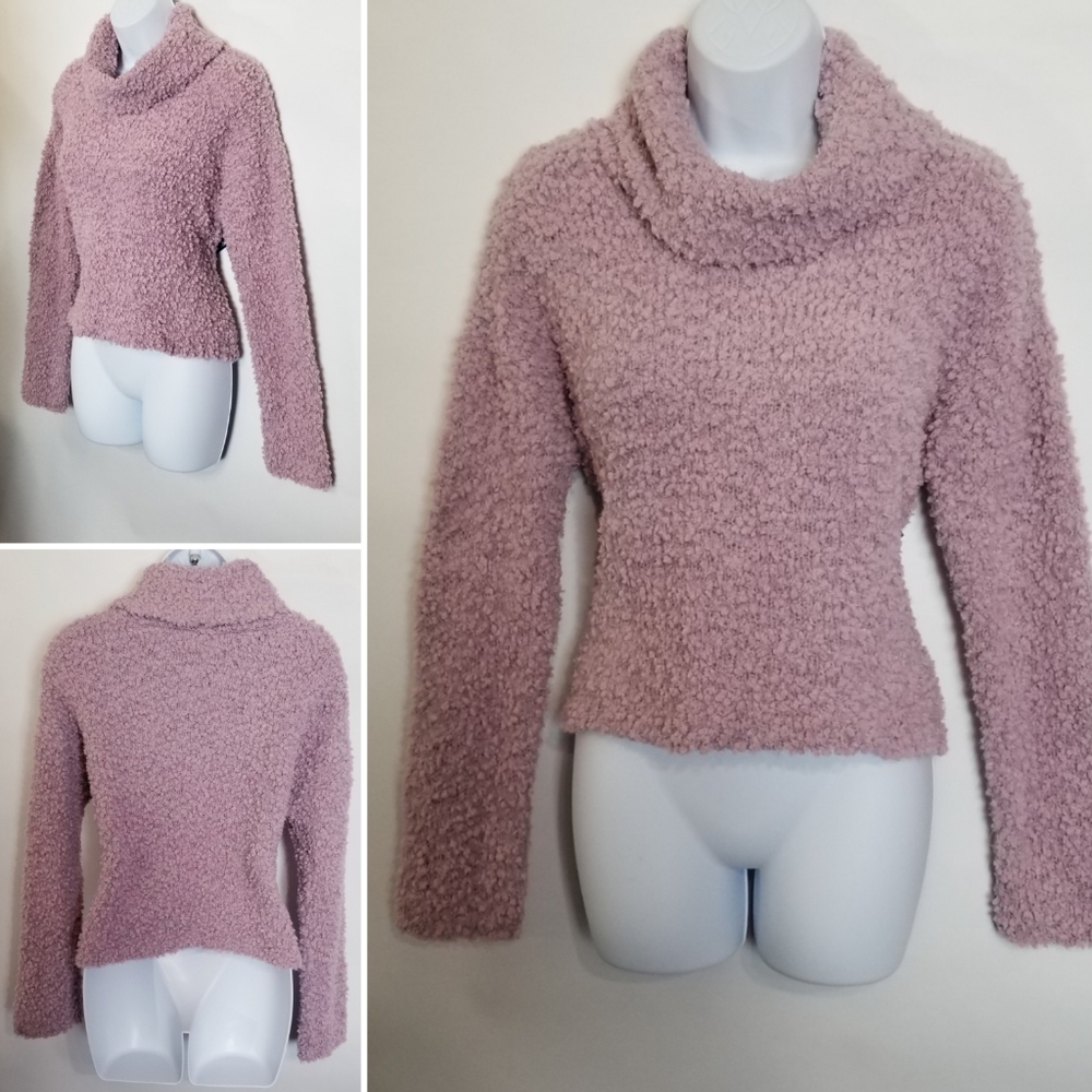 TurtleNeck PullOver Sweater - Picture 3 of 3